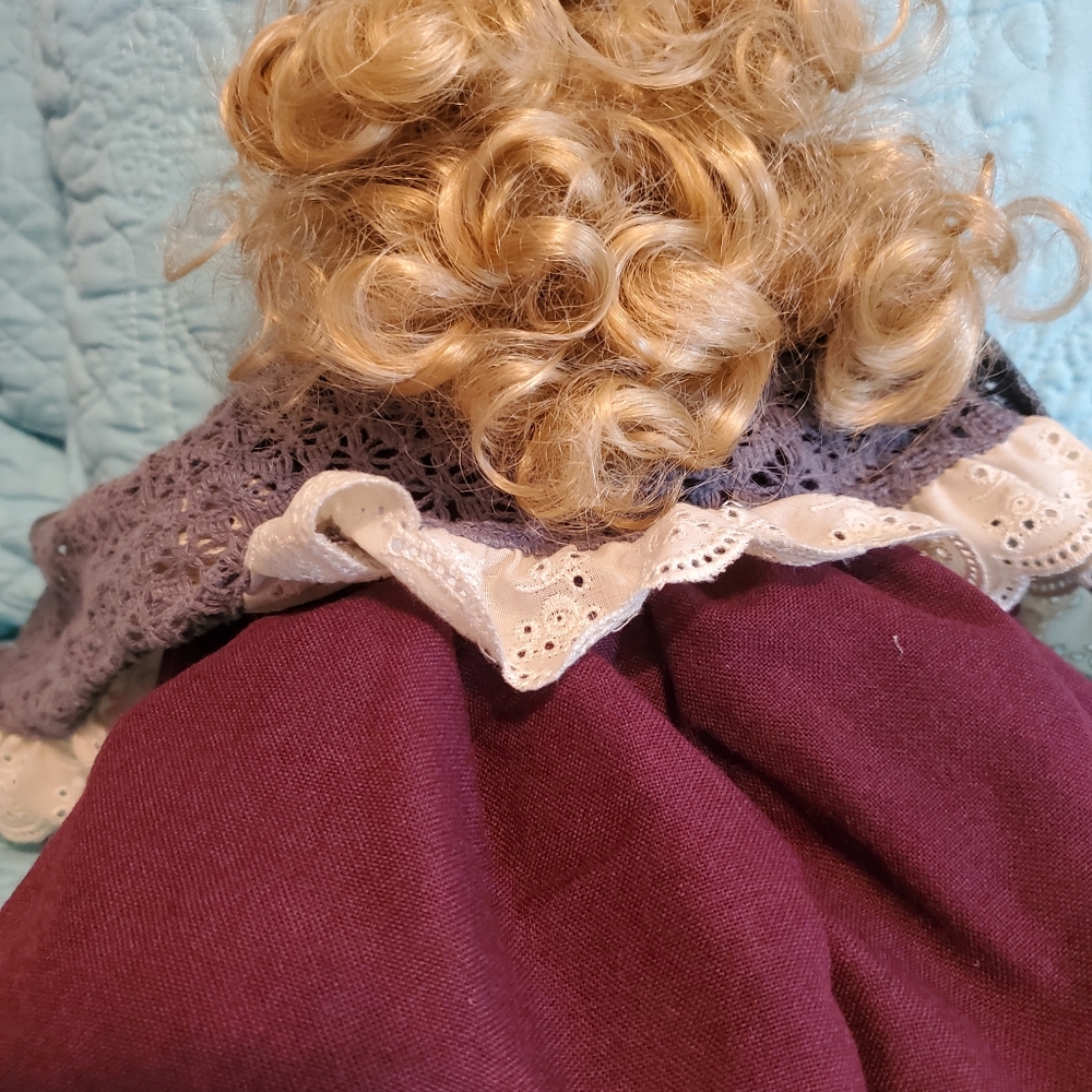 The BOYD'S COLLECTION Doll - Picture 4 of 12